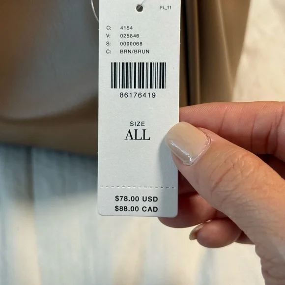 Elegant Black and Tan Women's Handbag Set - Picture 7 of 8